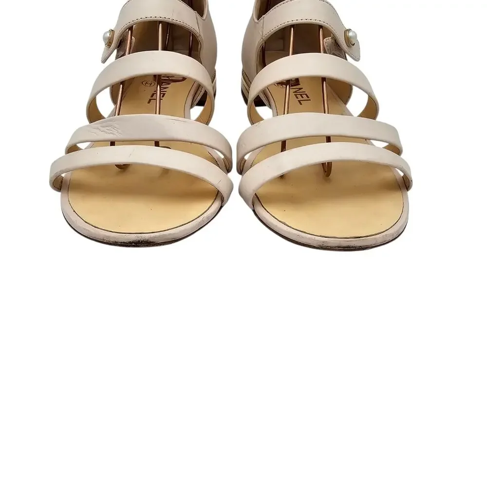 Chanel Pearl White Leather Gladiator Flat Sandal Strap Cage Zip Size 38 7 7.5